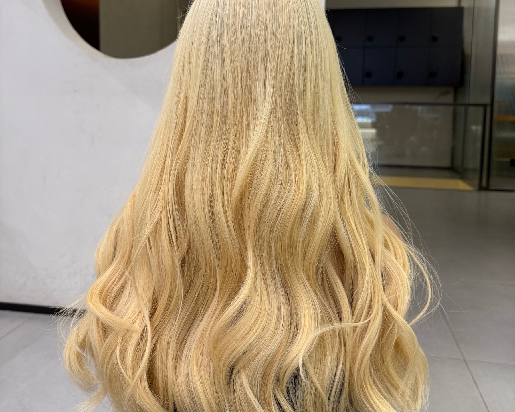 Nicole_22__Blone_Laec_Top_Wig-back.jpg